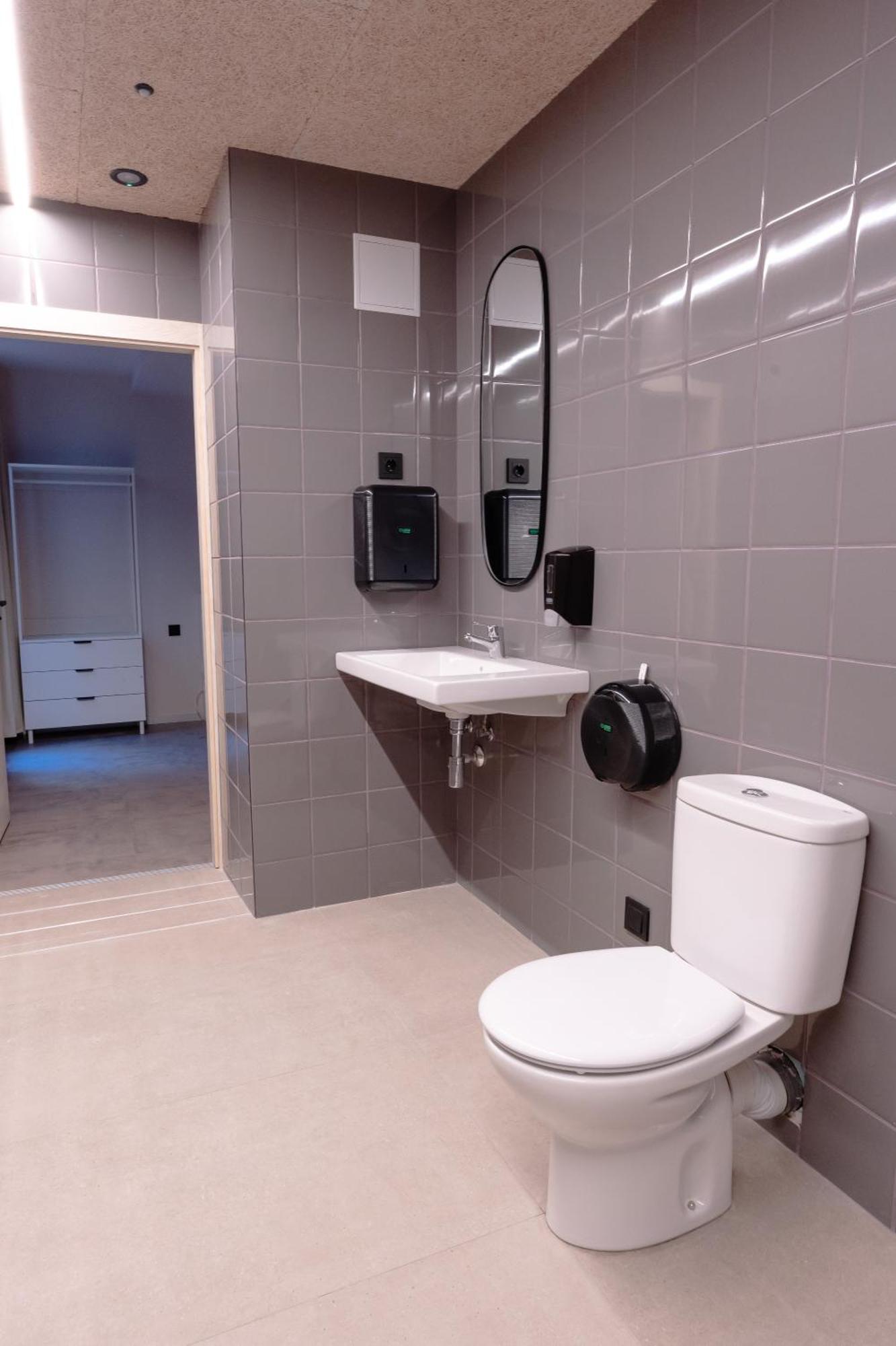 Lamia Bbk Women Hostel-Solo Mujeres Бильбао Экстерьер фото